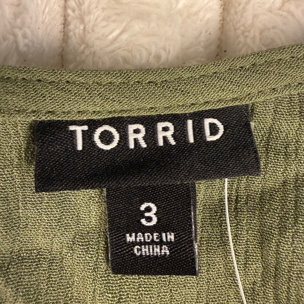 Torrid Olive Green Crinkle Gauze Peasant Puff Sleeve Smocked Fairygoth Top 3X - Picture 3 of 8